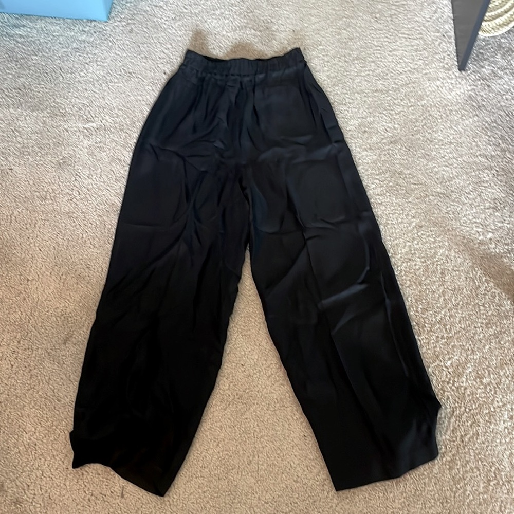 Float boho black pants. Elastic waist band. Size 9.